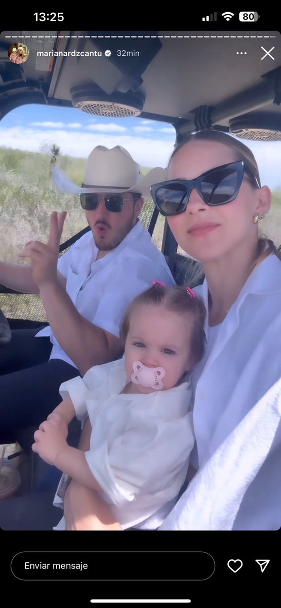 -oye soñé contigo.. 
-que soñaste?
-nombre nada