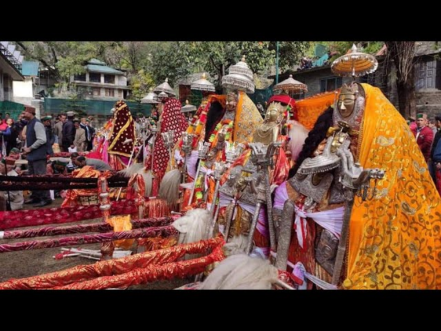 PlanmanIn's tweet photo. Celebrating spring in style! Witness the vibrant Faag Mela in Rampur Bushahr today. Folk music, energetic Natti dances, and a touch of tradition - what an experience! #FaagMela #RampurBushahr #HimachalPradesh 
#DhruvRathee  #ThankfulTuesday https://t.co/CAmbdKxJj3
