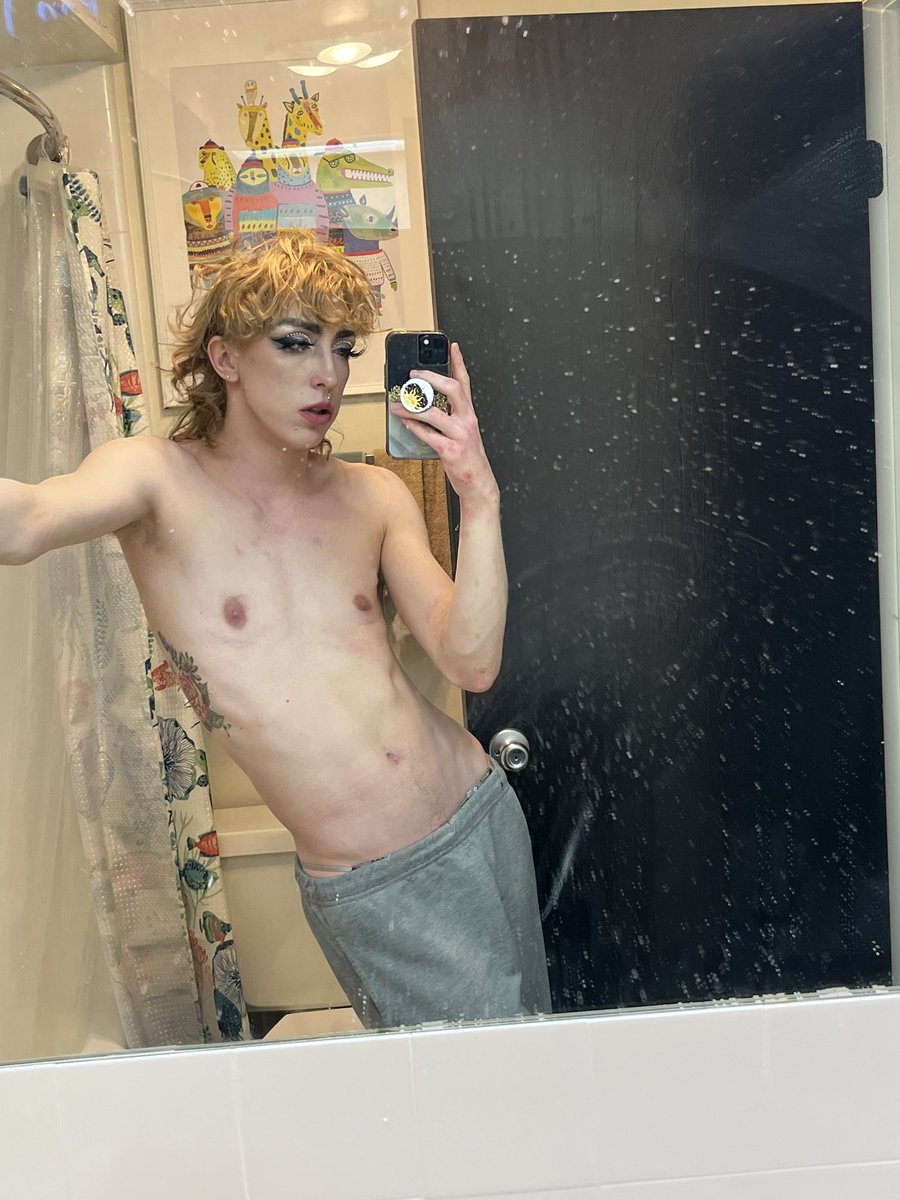 robinoodles's tweet photo. Oh Hey it’s my 3 years on T https://t.co/o8C606uNY1