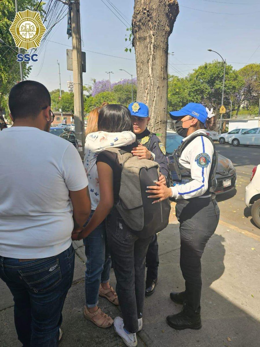 SNNews_Media's tweet photo. “En la @A_VCarranza uniformados de la @SSC_CDMX localizaron y resguardaron a un #Adolescente que contaba con @alba_keneth emitida en el @Edomex”

Toda la información ⤵️⤵️
https://t.co/uS6WXOLMNd https://t.co/QyEalCc69Q