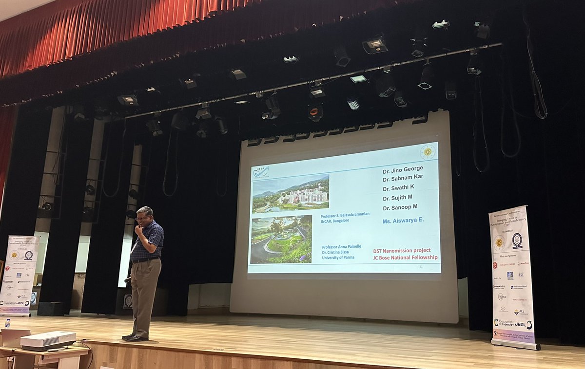 First session of ETPP 2024 @IiserMohali starts with a fascinating talk on chiroptical properties in assembled molecules and materials by Prof. K George Thomas from @Chemie_iisertvm. @KGT_Lab