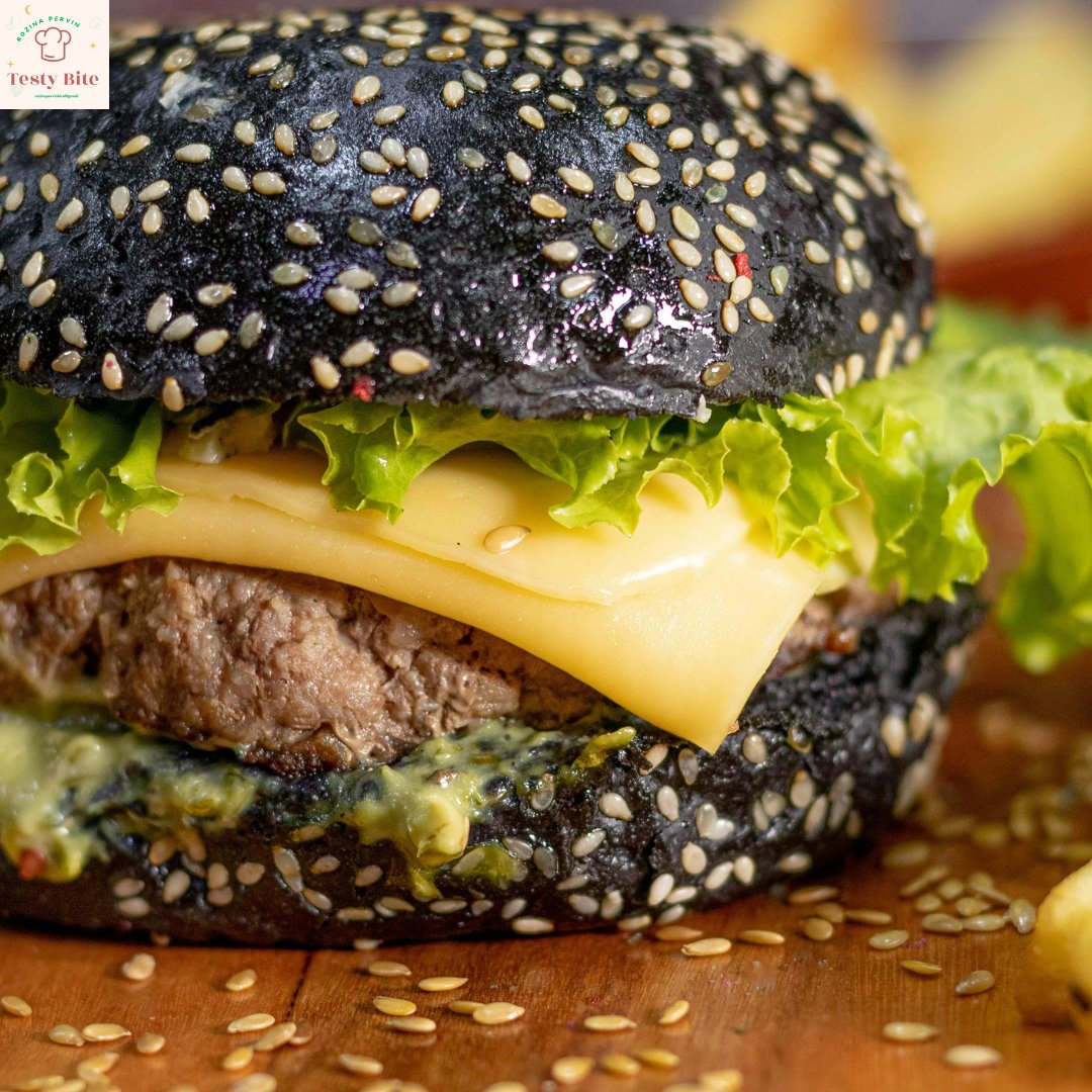 Black cheeseburger 
#foodlove #foodiegram #foodoftheday #foodforthought #foodcoma #foodaddict #foodtruck #foodnetwork #food #usa #usahawan #testy_.bite_ #barbiehumana #WWERaw #TheBachelor  #Iowa #Daisy #Celtics #WestVirginia #Clippers #TheRock  #burgerlovers #fastfood #burger
