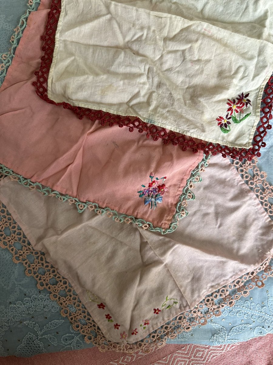 On e upon a time~ i had embroidered, beaded and made tatting lace matching withall my trousseau sarees. I discovered these three while cleaning my cupboard. Used them regularly when i was younger & there were no tissues.