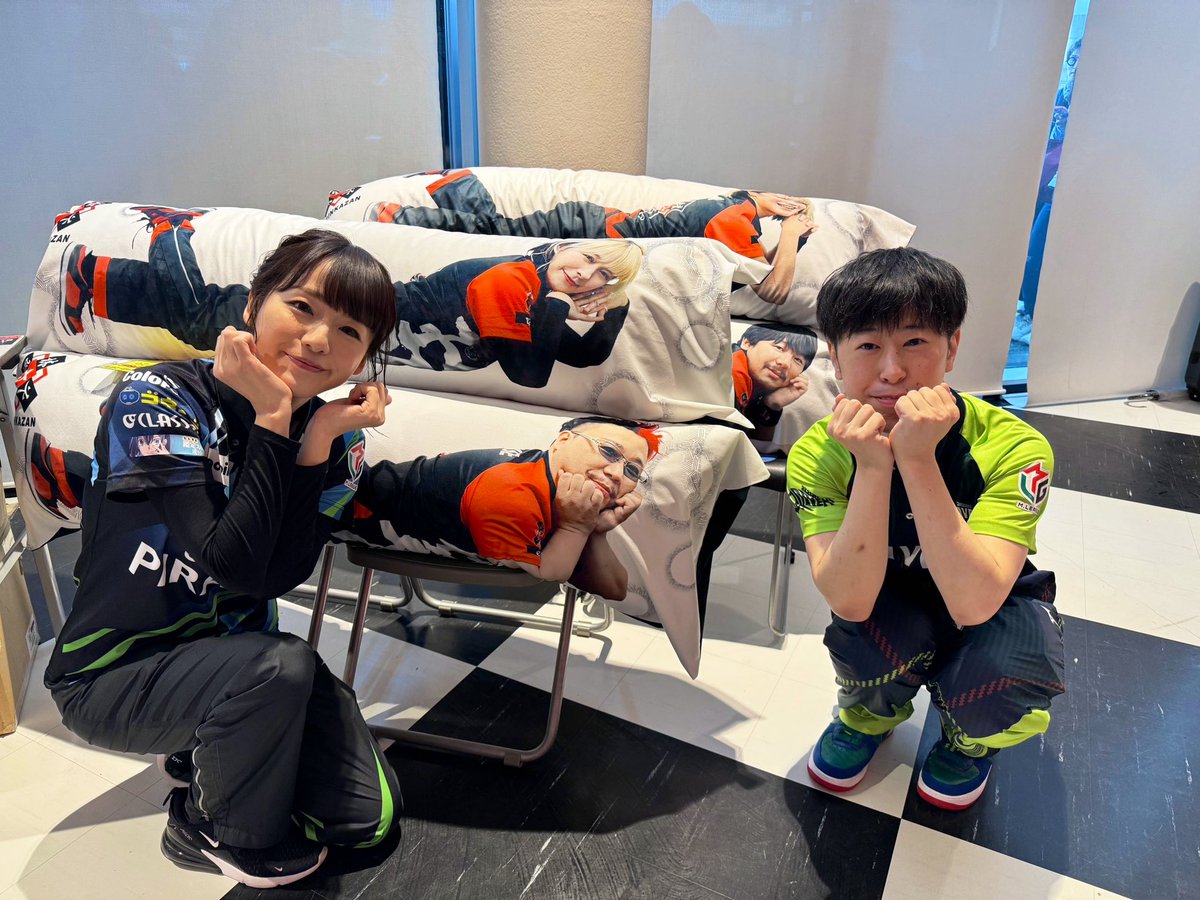 akn19mj's tweet photo. 話題の抱き枕🥰
 #スーパープレミアムナイト
 #Ｍリーグ https://t.co/YvwieOgo5X