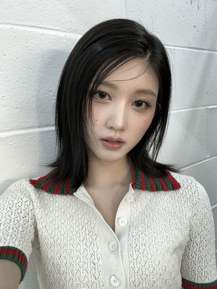 IVE_twt's tweet photo. 로피시엘 셀카😚

#IVE #아이브 #GAEUL #가을 https://t.co/6aVBt4ouYx