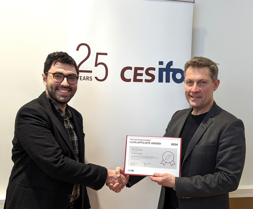 🥳It's a wrap for our #CESifo Area Conference on #PublicEconomics! Congratulations to the winner of the CESifo Young Affiliate Award @walraslaw 🎊and thank you to all the other amazing presenters, our keynote speaker Niels Johannesen @OxfordSBS and the Area Director @okoctk 🎉