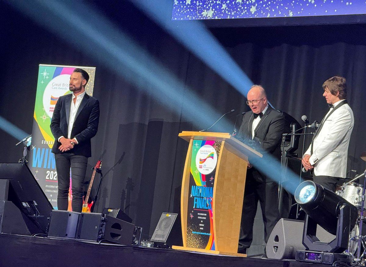 The Alliance was proud to sponsor the Dementia Carer Award at the @GBCareawards National Finals. @IndCareGroup Marketing Executive Brian Johnson presented the award to Juliet McNeilly of Devonshire Court, Leicester @thermbi with celebrity guest @Rylan & compere @StevieWalls.