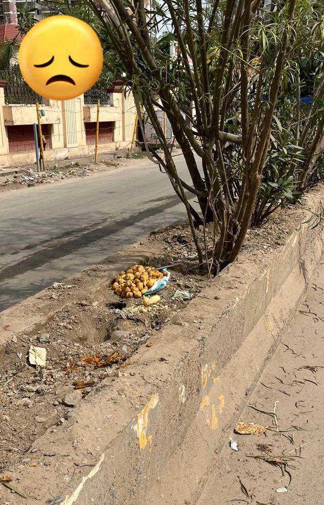 @FedAoAIndrapurm 
This needs a strict action from AOA to ask every society to avoid such act. It doesn't show a civic sense by their residents.
@KirtiIla @VikramadityaSM @Ghaziabad365 @AnilTomarBjp @SaketJain #uthaoawaaz