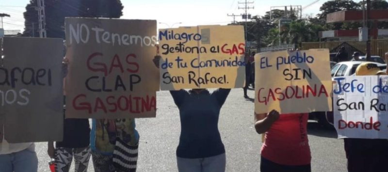 ChuoTorrealba's tweet photo. PRECISAMENTE en esta mañana de rabia ante la ofensa, tengo más claro que nunca que la ÚNICA respuesta frente al ABUSO convertido en "política de Estado" es VOTAR. El nombre real de mi candidato es "NO MÁS ESTE GOBIERNO". ¡El país que quiere CAMBIO tiene los votos para lograrlo! https://t.co/okGxdL9Ay2