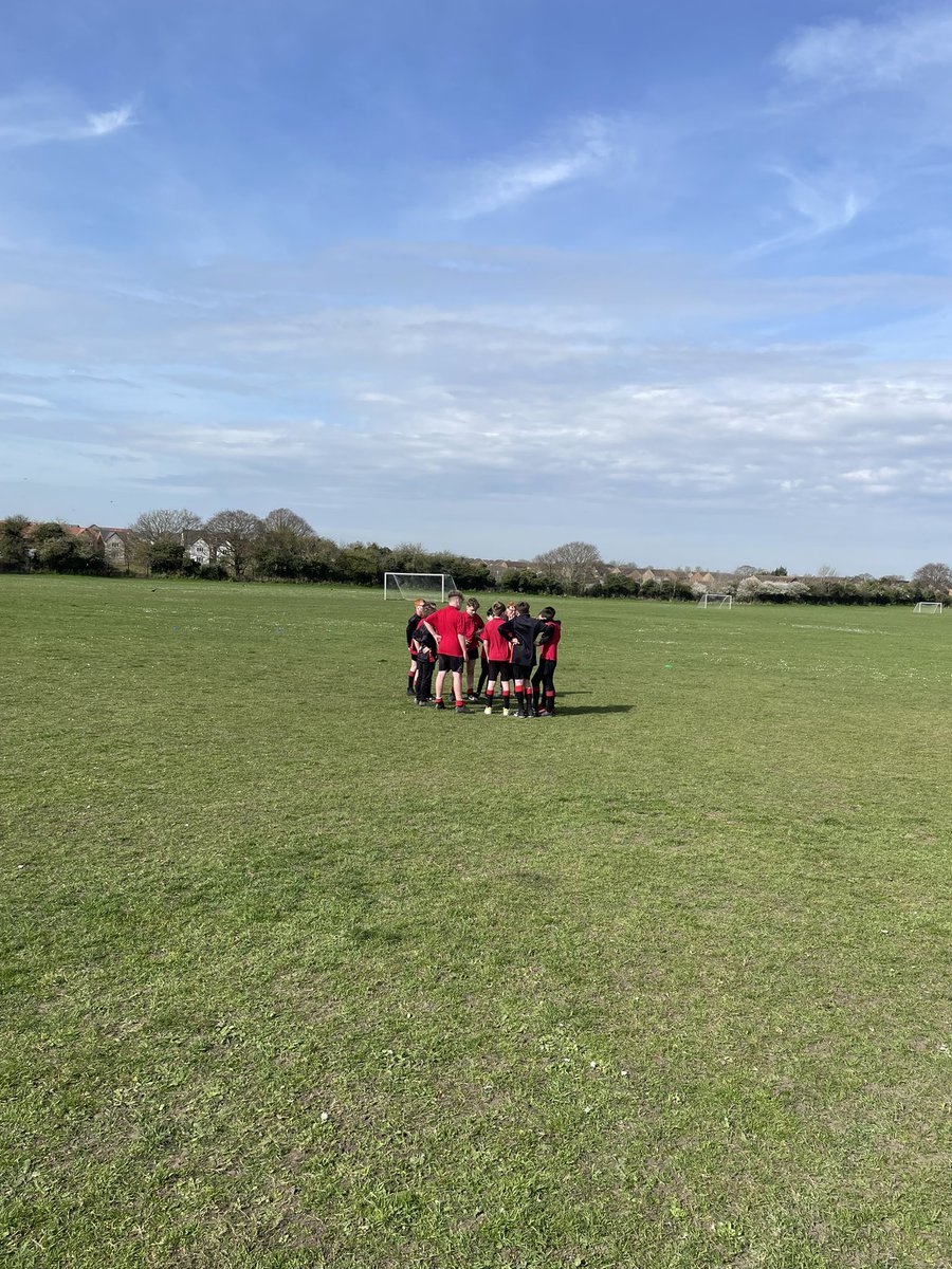 New team captains this lesson for Rugby with 7X2 - half time team talks led by Sully Darby and Wesley Hope 🏉