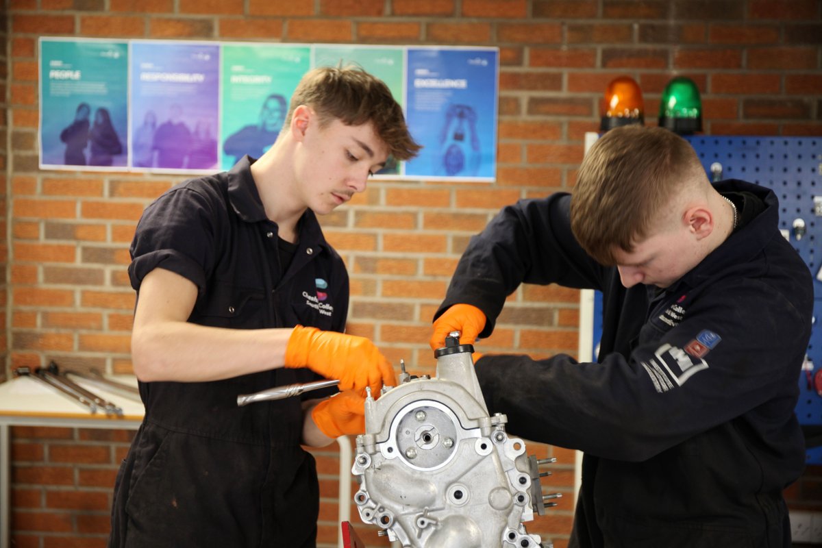 Next generation motor vehicle technicians from across the region showed off their expertise at an inter college competition designed to shine a light on good practice and industry skills🚗 Read more here reaseheath.ac.uk/motor-vehicle-… @CheshireCollSW @MaccCollegeNews @wvrcollege