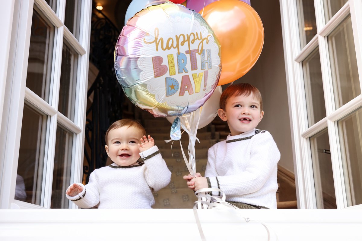 1️⃣ Alles Guddes fir de Gebuertsdag! Joyeux Anniversaire ! Alles Gute zum Geburtstag ! Happy Birthday! 🎂 S.A.R. le #PrinceFrançois fête son 1er #anniversaire. Pour cette occasion, le Couple Héritier est heureux de vous présenter de nouvelles photos de famille. ©MGD/S.Margue