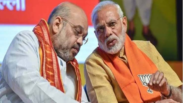 BJP तमिलनाडु में बिल्कुल ही साफ है।
BJP केरल में बिल्कुल ही साफ है।
BJP आंध्रप्रदेश में पहले से भी बुरी हालत में है।
BJP तेलंगाना में पहले से भी बहुत कमज़ोर है।
BJP कर्नाटक में पहले के मुकाबले बेहद नाजुक है।
BJP उड़ीसा में अपने अस्तित्व के लिए लड़ रही है।

तो ये 400 पार कहां से आ