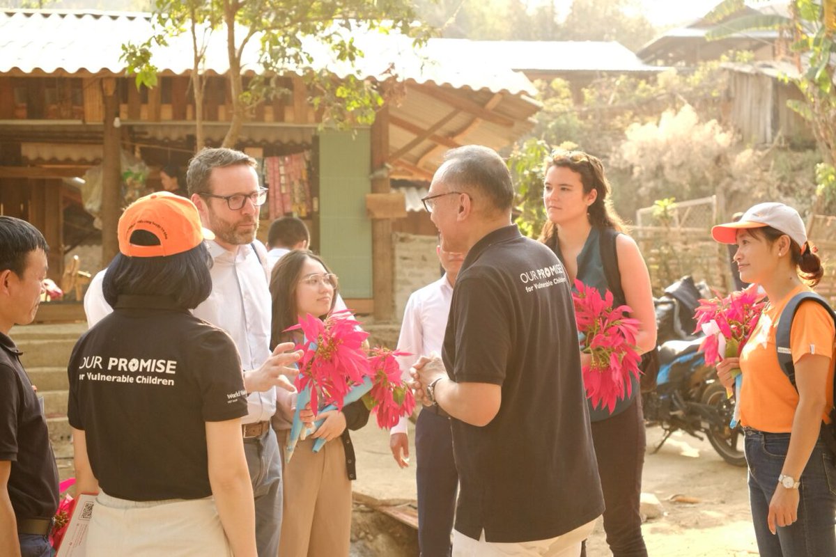 UKinVietnam's tweet photo. 🇬🇧 Ambassador @IainFrew visited the “Tackling Gender-based Violence in Ethnic Minority Communities in Dien Bien” project; the Women's Club in Noong Luong village, Rang Dong; and the project’s direct beneficiaries, two households in Tho Ty village, Ta Ma in Tuan Giao District. https://t.co/9AYoZ0kEmq