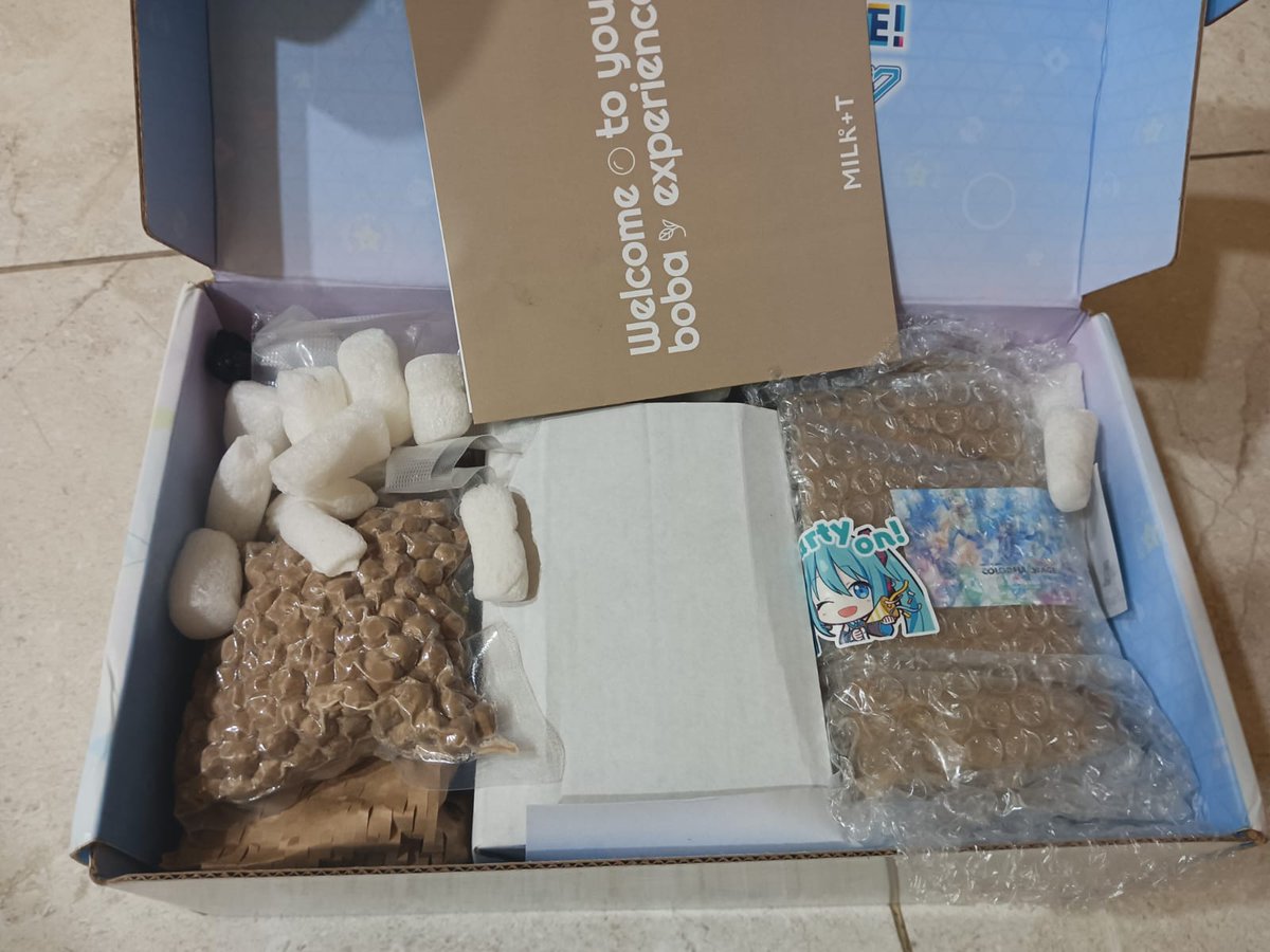 Merch nya sudah datang Mantap , Thankyou 🔥
<a href="/AkemiNekomachi/">Akemi 猫町アケミ 🐟【GRAVT】【AKA Virtual】</a> <a href="/ColorfulStageEN/">HATSUNE MIKU: COLORFUL STAGE!</a>