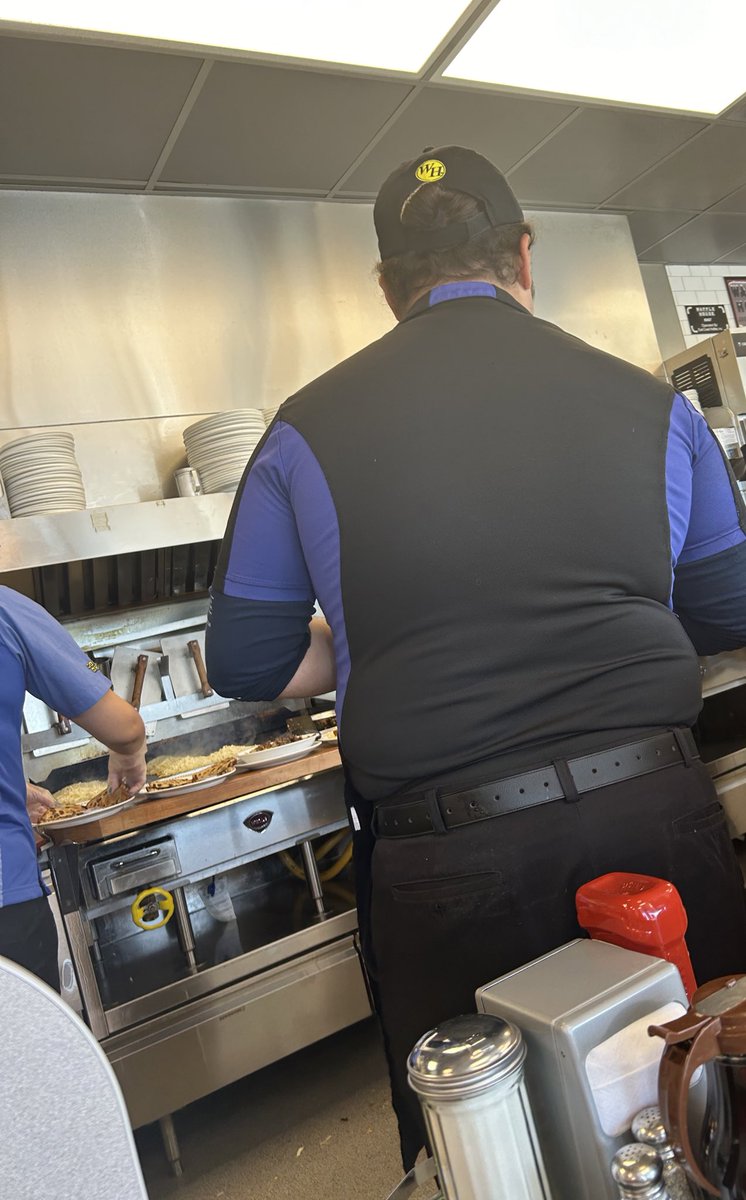 miniworld84's tweet image. My neighbor never had a waffle house- So, we stopped. The man in blue ran it like Carm from “The Bear.” 😂#yeschef