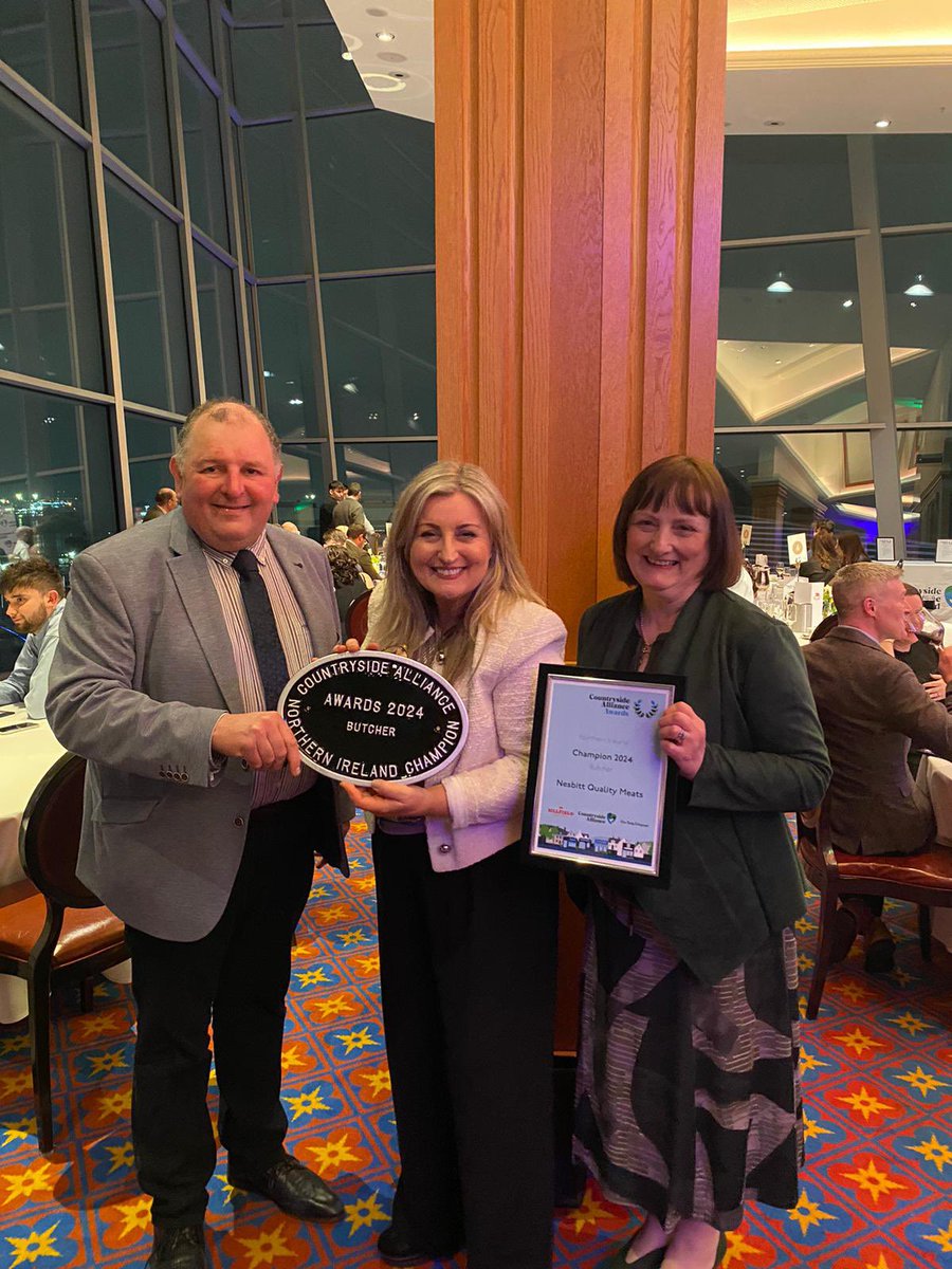 Congratulations to the Bonar family (Nesbitt’s) in Glengormley winners of the @CAupdates best Butchers Lovely evening @TitanicBelfast Congratulations to all the different category winners and all the finalists.