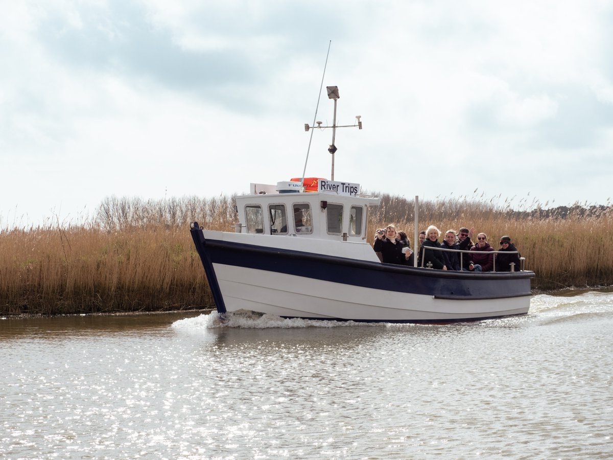 River trips recommence tomorrow! Sail down the winding River Alde, with stunning views across the mudflats and reeds and spectacular wildlife. Find out more below: bit.ly/3IQTh7x