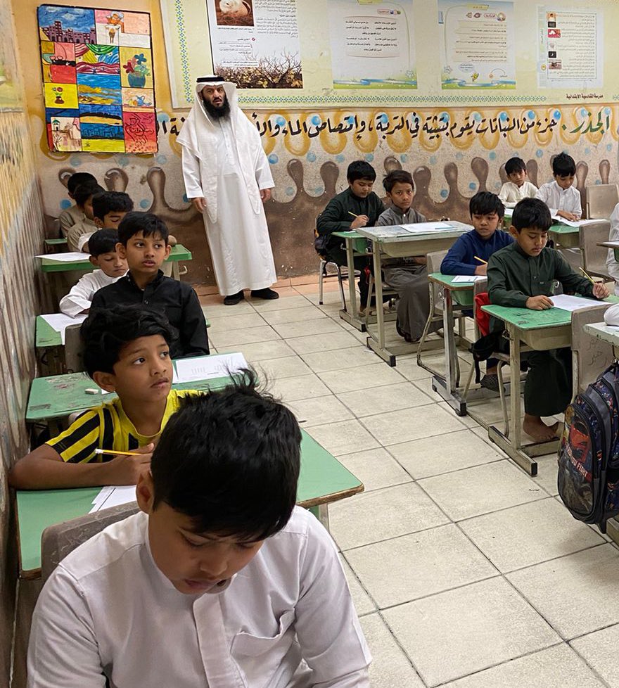 طلاب الصف الثالث والسادس يؤدون الاختبار الثاني اليوم الثلاثاء 1445/9/16هـ ضمن مبادرة إدارة تعليم مكة المكرمة (منافسون) المحاكي لإختبار منافس .