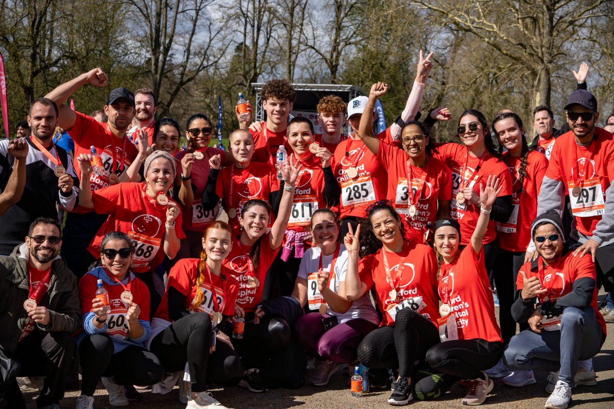 9️⃣0️⃣0️⃣ runners took part in the OX5 RUN in support of the Oxford Children’s Hospital 👏 Teams of families, hospital staff and local businesses enjoyed the fun run, which aims to raise over £100,000 for @OxHospCharity, at a sunny Blenheim Palace. 🔗 orlo.uk/j96pb