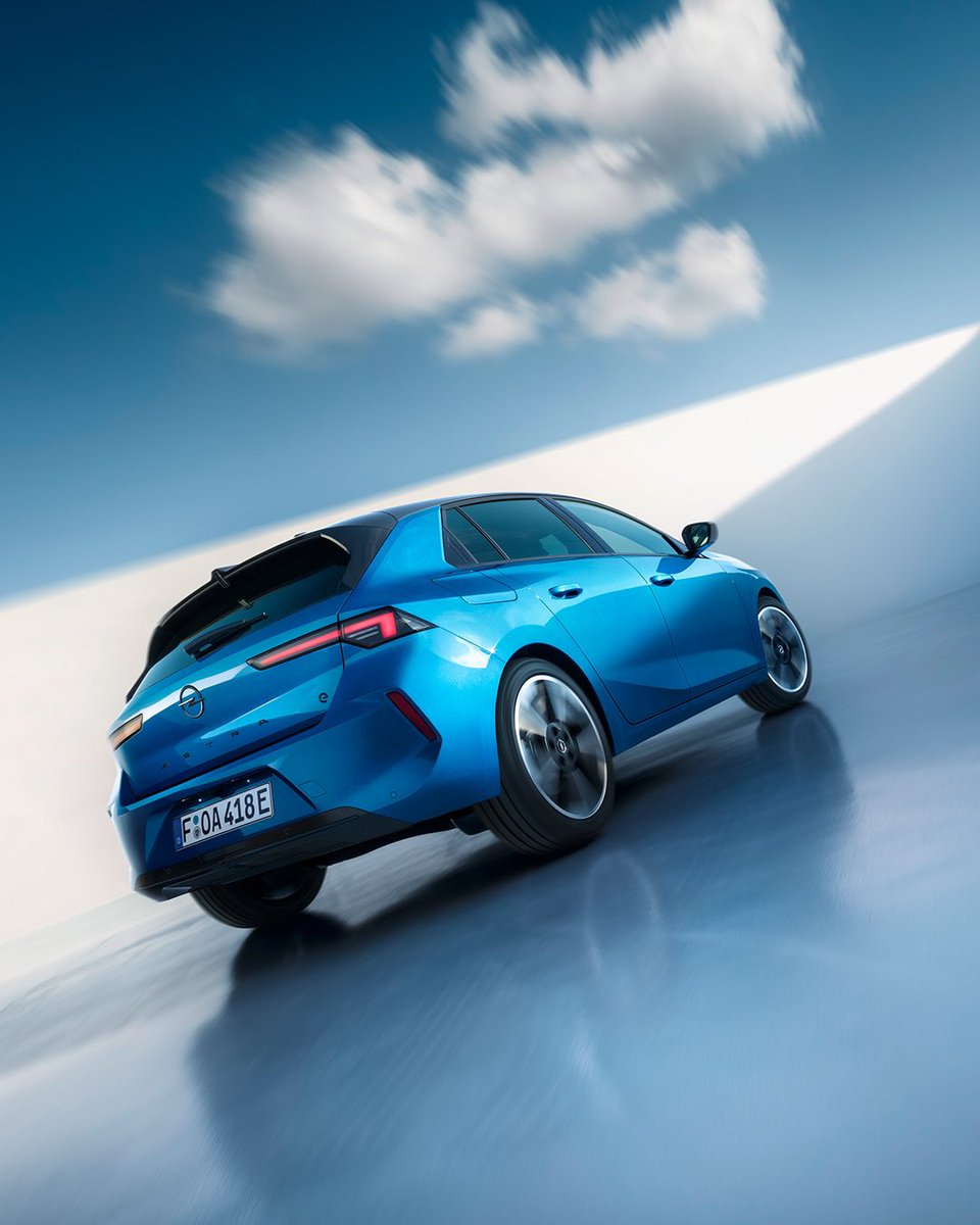 Opel Astra Elektrik, seni enerji dolu bir seyahate davet ediyor. #Opel #AstraElektrik #EnerjimizKarşılıklı