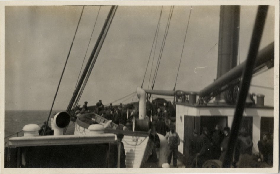 MeriaRmsTitanic's tweet image. 15th April 1912, at 8:50 am, Carpathia leaves the shipwreck site and returns to New York withe #Titanic survivors.
#Titanic2024 #Titanic112 #TitanicTimeline #TitanicAnniversary #RMSTitanic #OTD