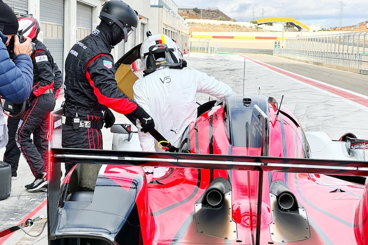 Motorland Aragon test for #SebastianVettel with @PorscheRaces @Team_Penske underway dailysportscar.com/2024/03/26/vet…