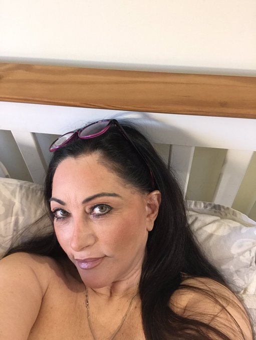 Good morning to you all cum and join me right now on https://t.co/UZfph7aqmq&hellip; https://t.co/dVQja6v2iy