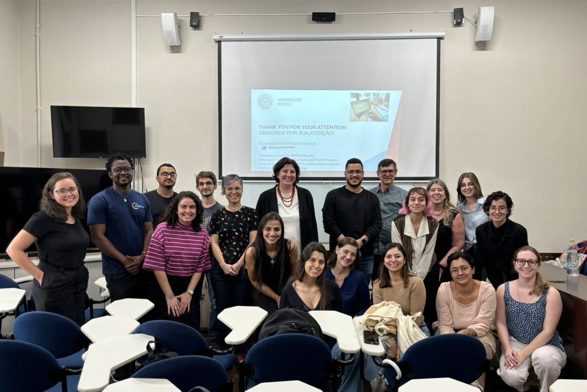 Prof. Christine Rummel-Kluge (@profcrk) on Twitter photo Happy to present my research groups @EMentalHealthLE work <a href="/UKL_Leipzig/">Universitätsklinikum Leipzig</a> to <a href="/barbelote_rouge/">Joanneliese</a> and @AlessandraSantAnnaBianchi and their students <a href="/UFPR/">UFPR</a>! Thank you for the great discussion! And thanks to <a href="/DAAD_Germany/">DAAD News</a>! 👍 Happy to present my research groups @EMentalHealthLE work <a href="/UKL_Leipzig/">Universitätsklinikum Leipzig</a> to <a href="/barbelote_rouge/">Joanneliese</a> and @AlessandraSantAnnaBianchi and their students <a href="/UFPR/">UFPR</a>! Thank you for the great discussion! And thanks to <a href="/DAAD_Germany/">DAAD News</a>! 👍