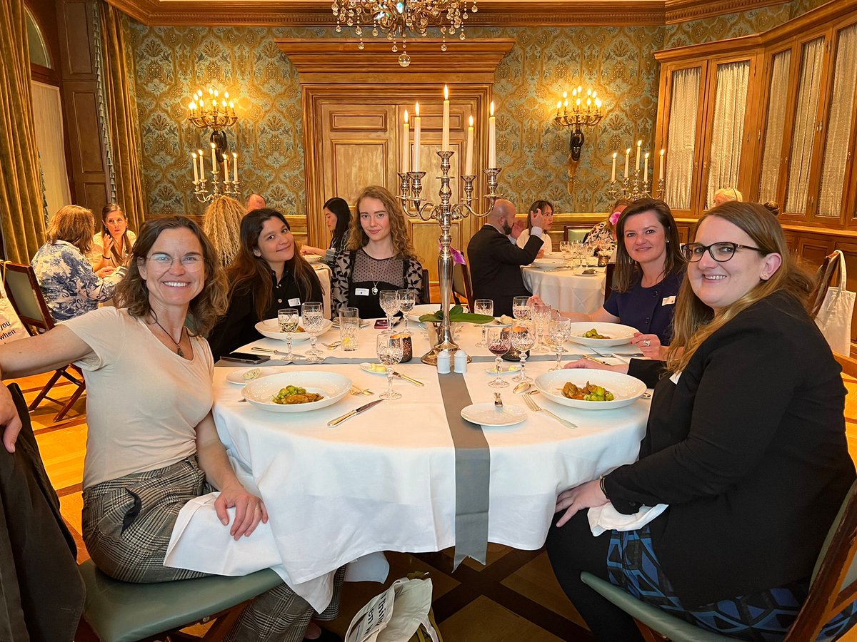 Fostering relationship building through creativity 📝💡 Last week's networking dinner for #eventprofs in Geneva was filled with engaging conversations, creative activity, and delicious dining. #eventplanning #teambuilding #meetingswitzerland #meetinzurich