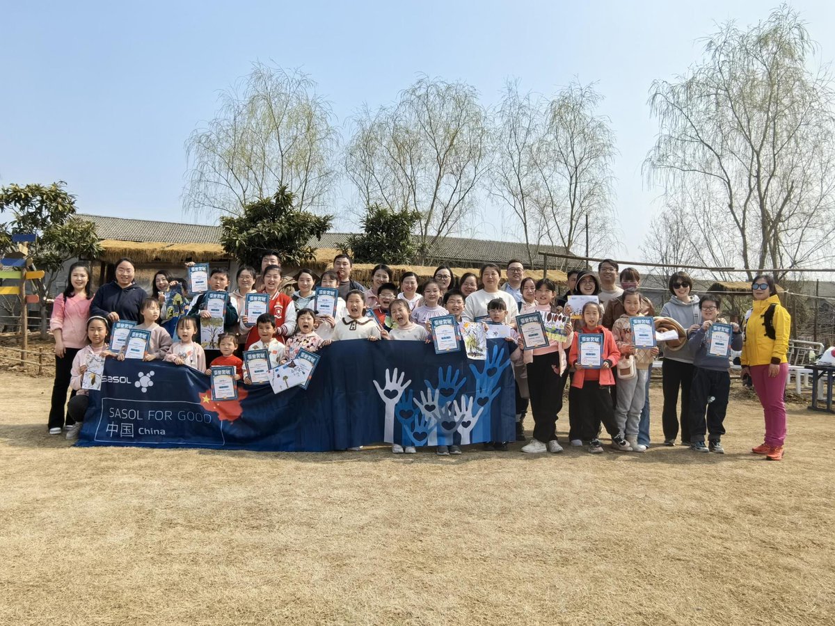 SasolSA's tweet image. #TeamSasol in China embarked on its 4th annual tree-planting initiative - Fostering Environmental Awareness in Youth. Read more society.sasol.com/fostering-envi… #SasolforGood #SasolinSociety