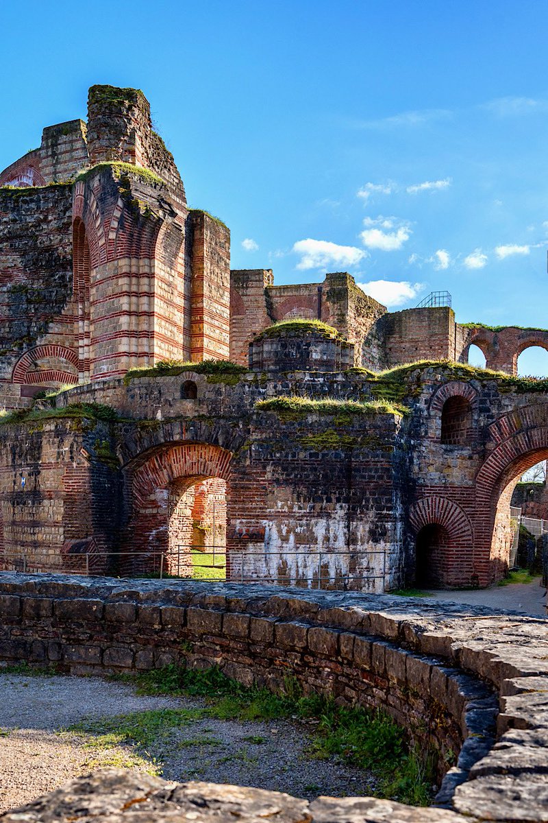Die Kaiserthermen in Trier.
Guten Morgen am Dienstag.