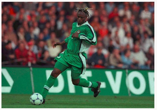 #OnThisDay in 1974 Taribo West was born. 42 caps for Nigeria & 124 appearances for Auxerre @OldFootball11 @FootballArchive @talkSPORT @PurelyFootball @thesefootytimes @dcfcofficial @Inter @thenff @NGSuperEagles @Only1Argyle @FCK_UK