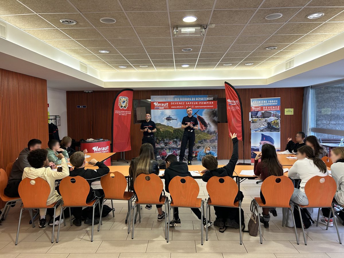 #Echanges|| Les sapeurs-#Pompiers de l'#Hérault étaient présents au Forum « DECOUVRE MON METIER » au collège Paul-Emile Victor d’Agde le 20/03 avec des élèves de 5ème Ces échanges sur le métier de sapeur-pompier susciteront ils des vocations ⁉️ L’avenir seul nous le dira ‼️