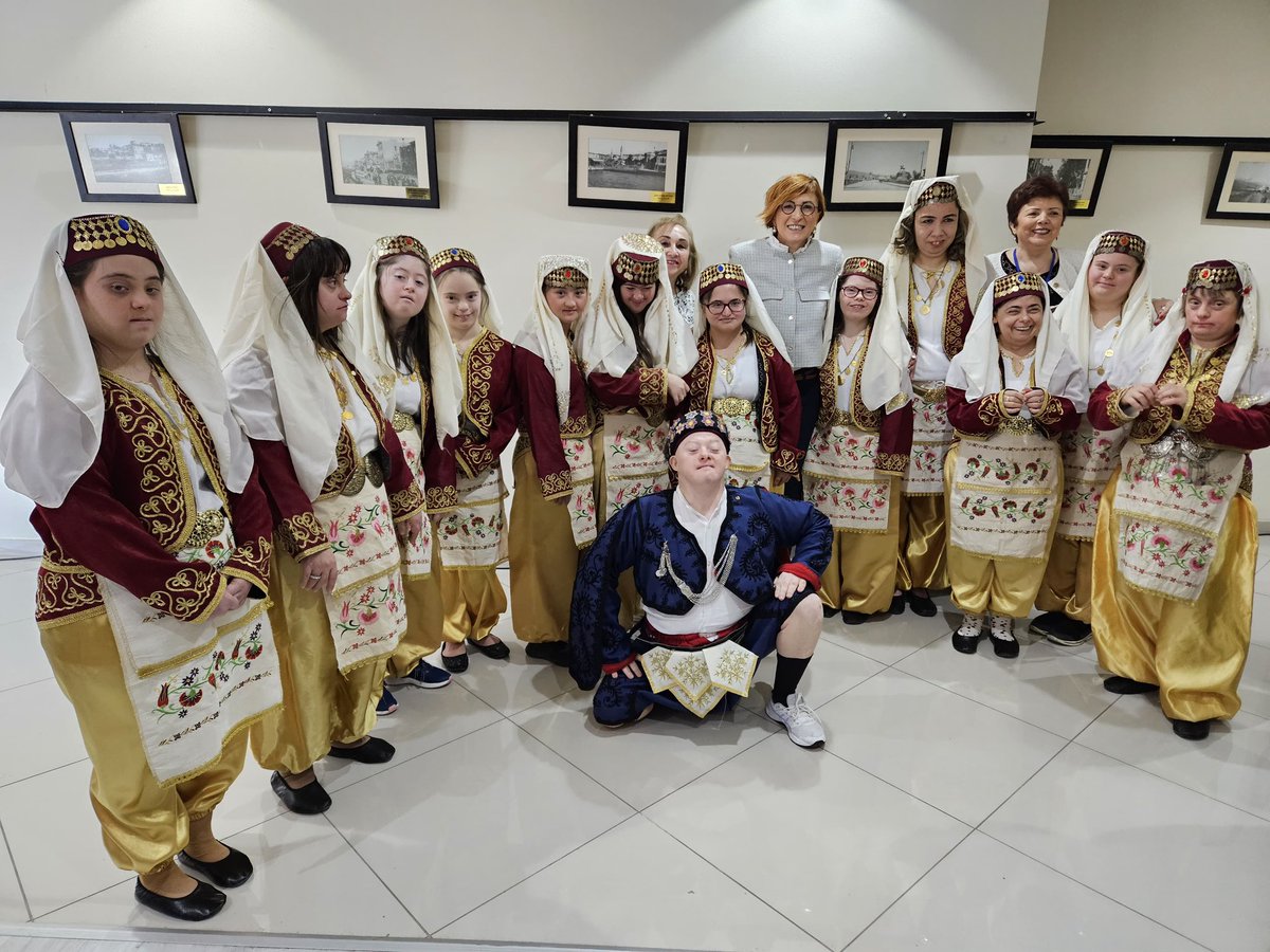 İzmir Down Sendromu Derneği işbirliği ile Dünya Down Sendromu Farkındalık Günü’nde down sendromlu çocuk ve gençlerimizin sahne performanslarını sergilediği program büyük bir çoşku ve yoğun ilgi ile STK Yerleşkemizde gerçekleşti.
#21martdünyadownsendromufarkındalıkgünü