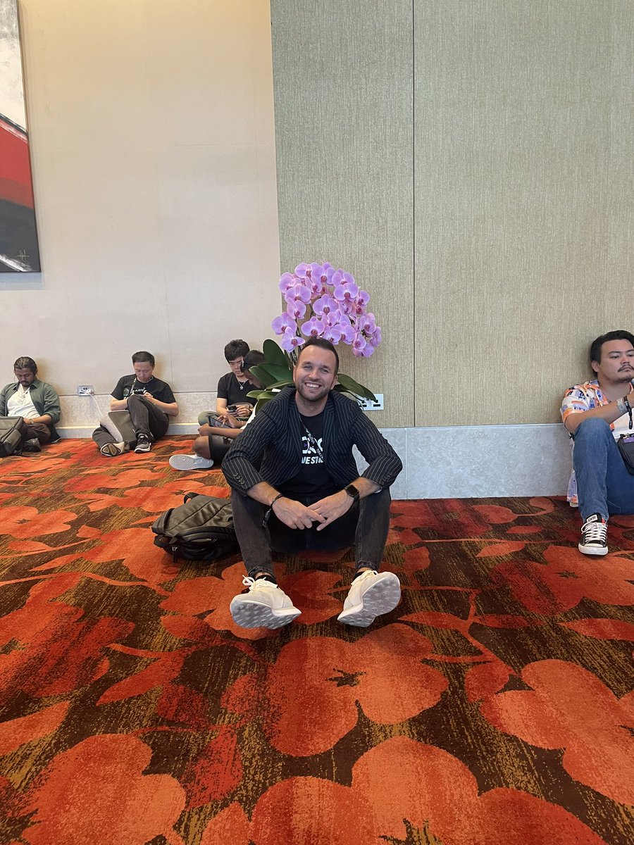 RastislavBakala's tweet photo. Good morning to all web3 legends. There's always a reason to smile even when life isn't easy. You have a lifetime opportunity to change your future. Remember, you are the one who holds the cards.

It was great to meet you all at GDC 🇺🇸. Next time, we'll see each other at the Token Event in Dubai.