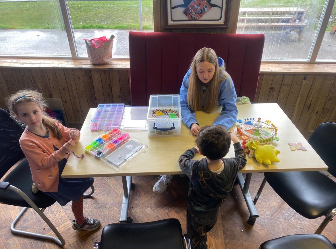 Diolch i bawb am ddod i’n sesiwn cyntaf o ‘Bwrlwm y Fro’ ym Mhenarth! Our free Welsh language play sessions will be <a href="/gwaunynant/">Ysgol Gymraeg Gwaun Y Nant</a> today, <a href="/YDewiSant/">Ysgol Dewi Sant</a> tomorrow &amp; @ysgolsantbaruc on Thursday! 🪁