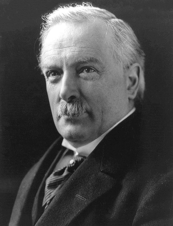 26 Mar 1945, David Lloyd George, lawyer & liberal politician, died, aged 82. Became MP in 1890, Chancellor of Exchequer in 1908, Minister of Munitions in 1915, Secretary of State for War in June 1916 & Prime Minister in Dec 1916, serving until Oct 1922. Central to winning #WW1.