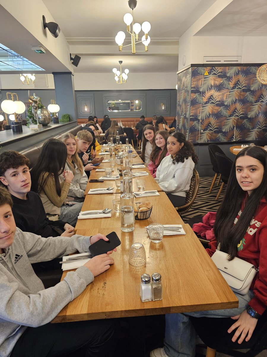MFL_CCHS's tweet photo. Final dinner in Tour last night. All packed and Cardiff bound now 🏴󠁧󠁢󠁷󠁬󠁳󠁿 https://t.co/PkllLmQvz7