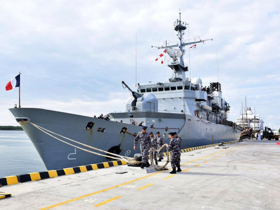 MarinefordAxe79's tweet photo. #FFGS #F734 #MarineNationale Floréal-class Guided Missile Frigate (FFGS) FS Vendémiaire (MMSI:228748000| CS: FAVM) https://t.co/hBJ0ZeshuD