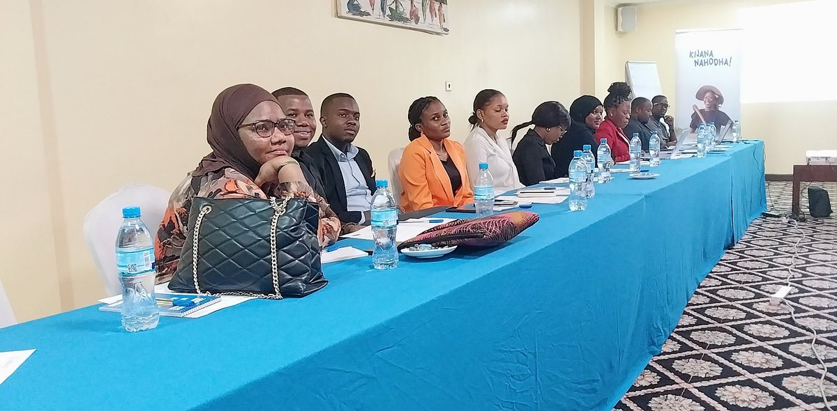 KimosaRajabu's tweet photo. It's  Happening now, Meeting  with Youth stakeholders discussing challenges on the Establishment of the National Youth Council (act) Youth, Media, Key Ministry Representative and CSO
@USAIDTanzania @CARETanzania @tmarctanzania @DOYODO_TANZANIA @SalhaBintiAziz @TZWaziriMkuu https://t.co/0P0Mq9urPb