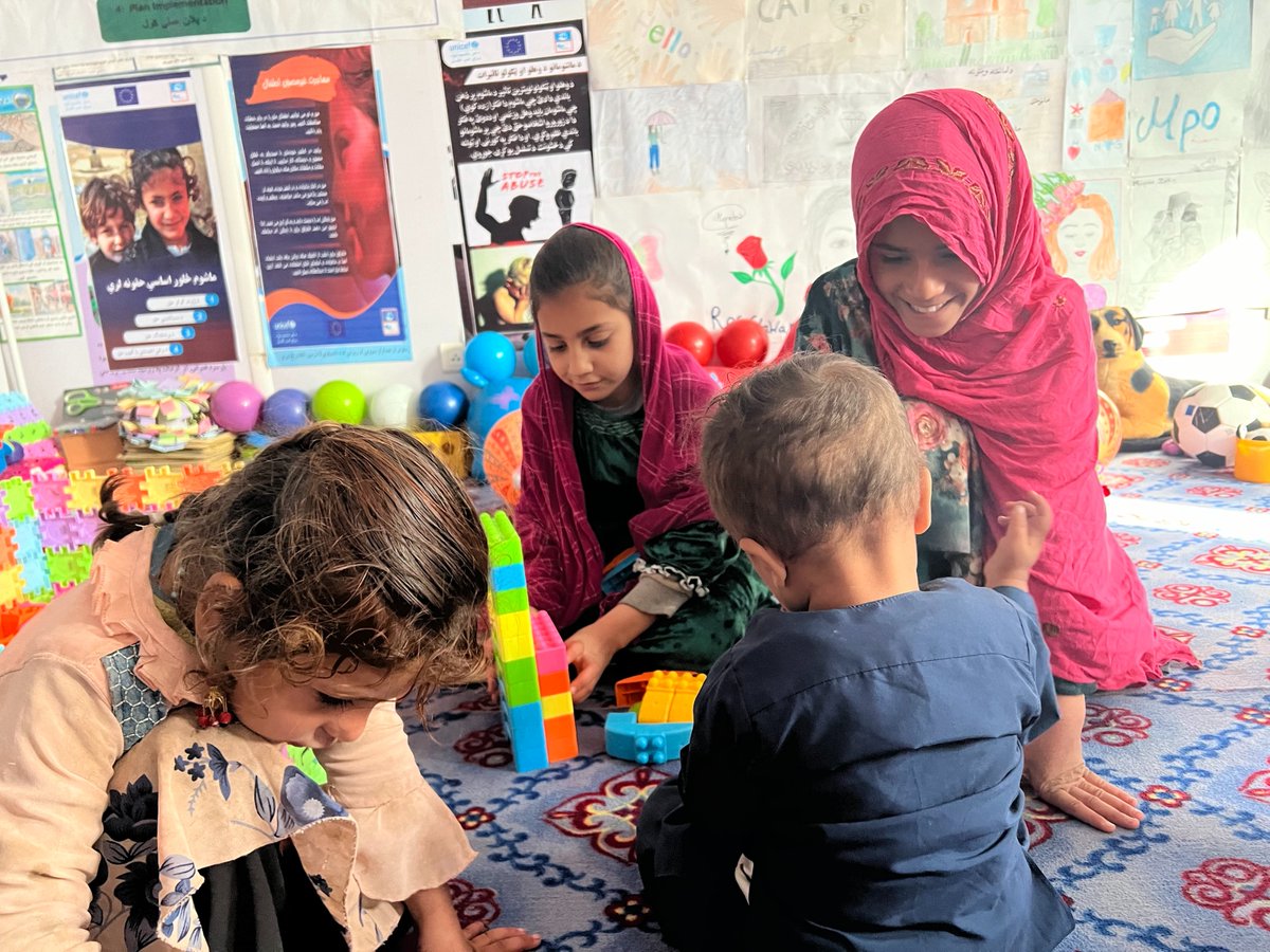 There’s something for everyone at this child-friendly space set up in a clinic in Kandahar. While their mothers seek medical care at the clinic, these little ones pass the time with toys and new friends!