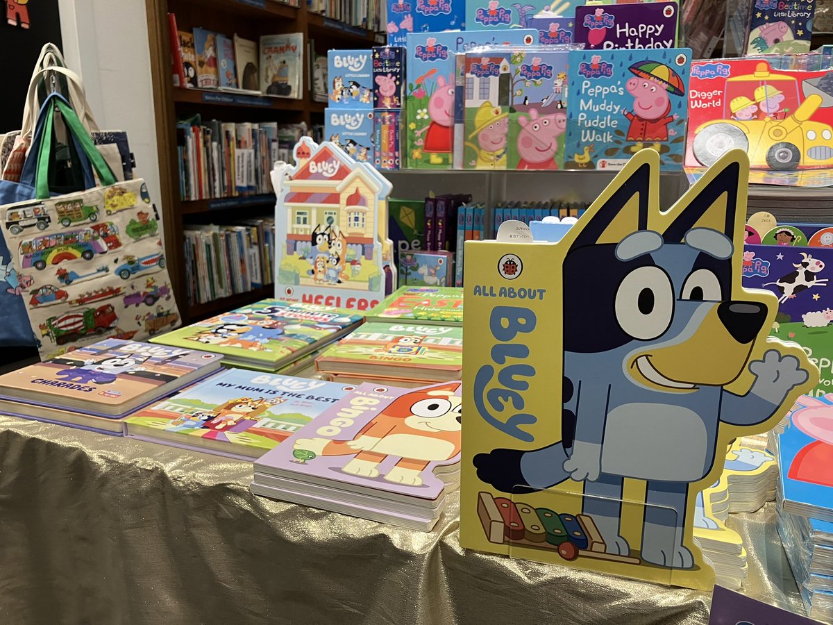 4階洋書】今大人気のキャラクター”ブルーイ”の絵本がたくさん入荷しま 