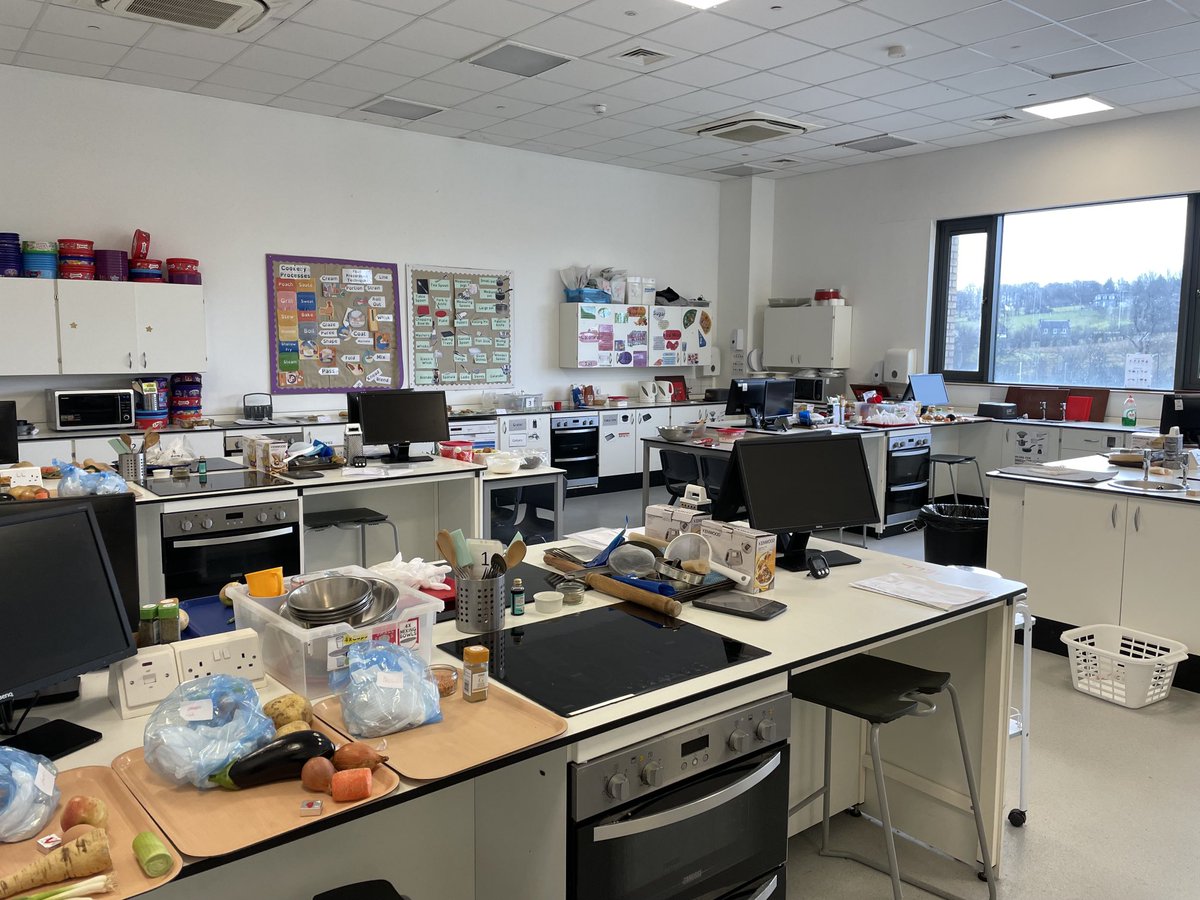 Kitchens are all set up for day 2 of practical cookery exams. Good luck to everyone cooking today! #PracticalCookery #Exams #Future #OpeningDoors ⁦@GarnockCampus⁩