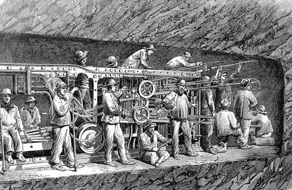 LeLyonTurin's tweet image. Il y a 150 ans, un ancêtre des tunneliers modernes creuse le premier tunnel entre la France et l’Italie.