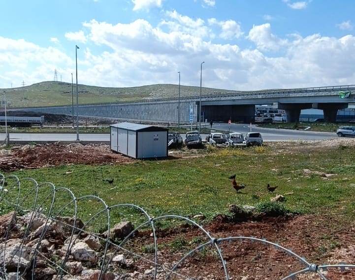 Başkanlığımızca Yeşil Alan olarak Belediye'ye terk edilen alan işgal edilmektedir.Yaptığımız başvurulardan sonra bile işgal devam etmektedir.Yetkililerin yapılan işgali durdurması,yapan ve yaptıranlar hakkında cezai işlemi uygulaması için <a href="/EyyubiyeBel/">Eyyübiye Belediyesi</a> ni göreve çağırıyoruz.