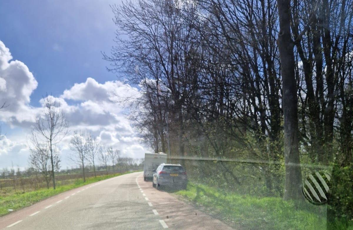 AWniethier's tweet photo. Steeds vaker zijn er grote events bij de wielerverenigingen aan de Schaarsdijkweg. Zeer positief natuurlijk, maar er ontstaan nu al parkeerproblemen.

@gemTiel geef sport en recreatie de ruimte en gebruik het "Anders Wonen Aso-woningen" terrein voor parkeerruimte! #tiel https://t.co/opV3HDzQ6v