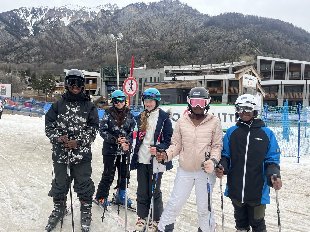 Day 1 on the slopes, done! A successful day for 89 of our pupils in Bardonecchia. We are looking forward to the snow tomorrow ! #stmarksnews