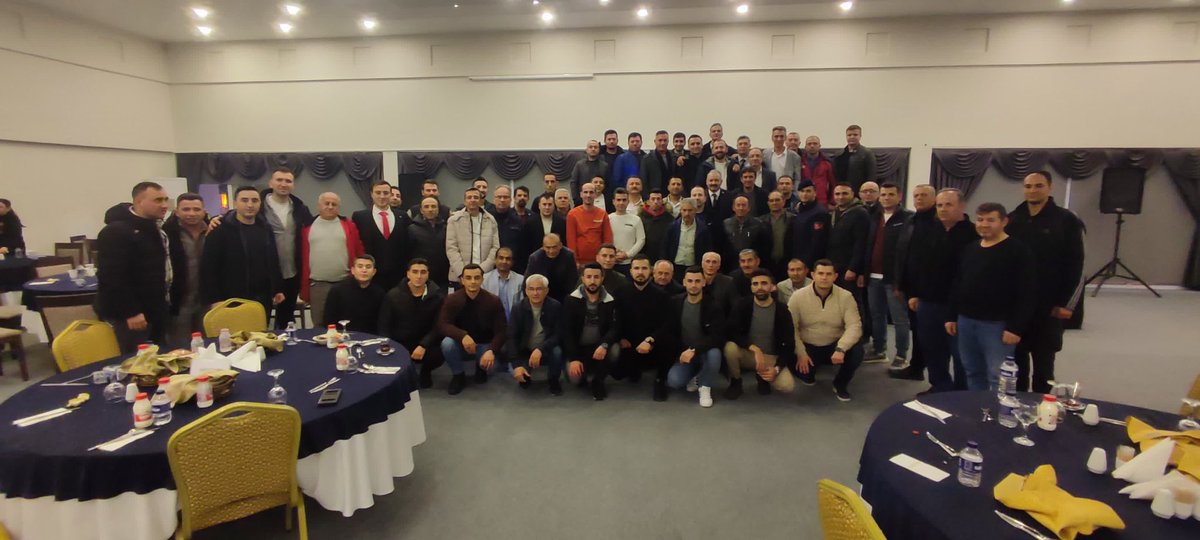 alitilkici38's tweet photo. Balıkesirde Muhteşem bir organizasyonla İftar proğramımızı yaptık
Katılım üst düzeyde idi.
Allah ayaklarına taş değdirmesin
Emeği geçen Balıkesir il Bşk . Erol Yoran ve yönetimine teşekkür ederim.
Biz birlikte güçlüyüz https://t.co/XeTI5awxfT