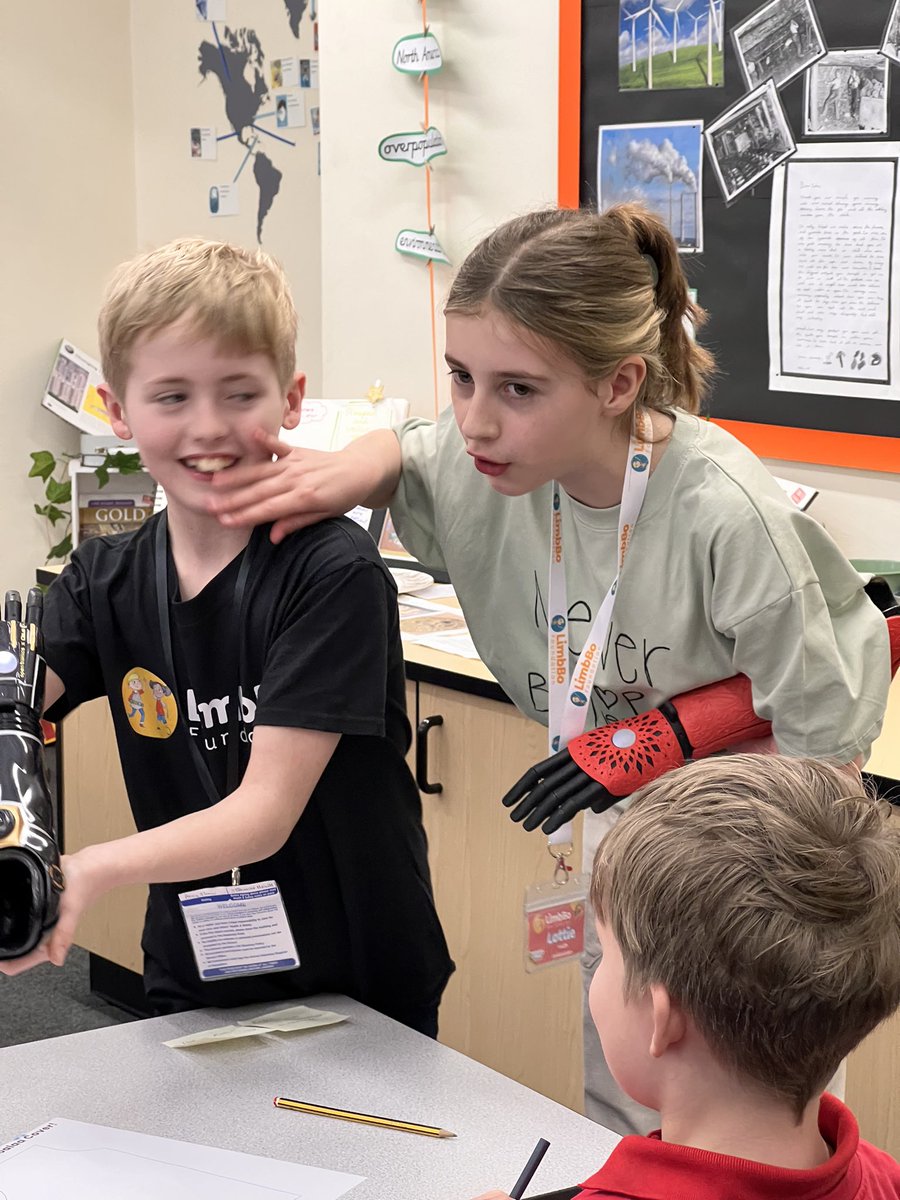 LBofoundation's tweet image. Yesterday two of our awesome young #ambassadors came with me to talk to a yr 5 class about life with a #limbdifference - they were met with kindness and curiosity, lots of questions and lots of smiles #limbdifferenceawareness @openbionics @SighSam @KoalaaCommunity @HYWEL_ROBERTS